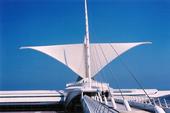 The Milwaukee Art Museum with operating wings