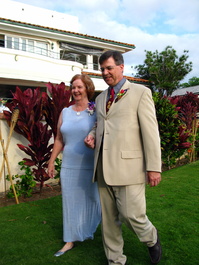 Patty and Jody approach the chuppah