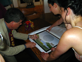 Jody signs the ketubbah