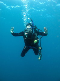 Lori shows off her hang-gliding form