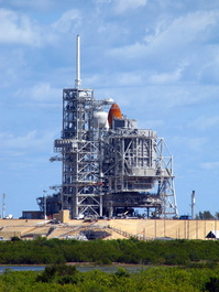 Pad 39b with Discovery hidden by the
                       protected tower