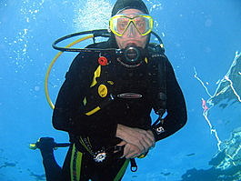 Steven relaxes at his safety stop