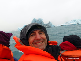 Viewing glaciers in the Jökulsárlón Lagoon (in the rain)