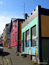 More colorful buildings and murals and graffiti