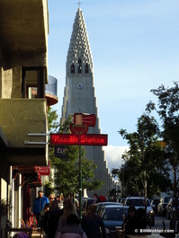 The Hallgrímskirkja behind the noodles