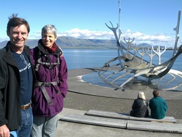 Bill and Lori by the Sun Voyager (Photo by Dan Heller)