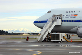 SOFIA and the alps (Photo by Robert Simon)