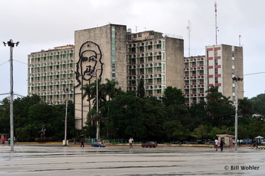 Communist-esque architecture for the Ministerio del Interior with a large image of Che Guevara