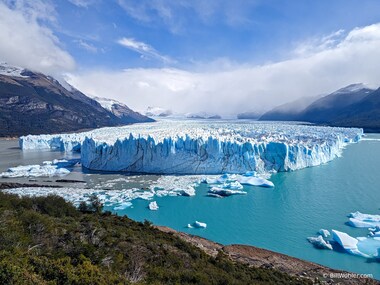Note the contrast of the silty water from the outflows of the Brazo Rico on the left and the glacial melt in the Lago Argentino on the right. Until 2020, the glacier would periodically hit the point and dam the Brazo Rico until the water level rose and caused a rupture.