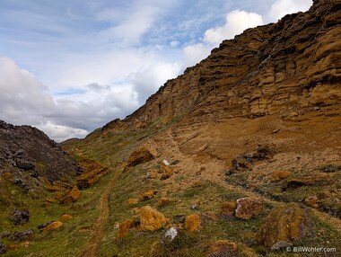 The sulfur-rich cliffs above the trail