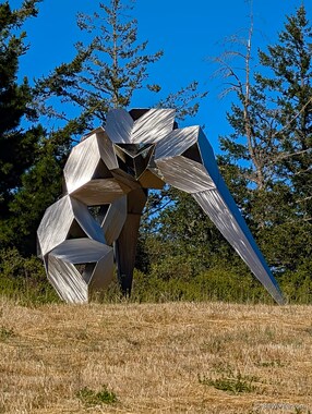 Arristus, 1981. Bruce Beasley. Stainless steel.