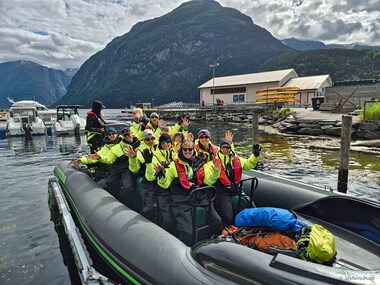 All aboard! (photo by Stefano Pozzi)