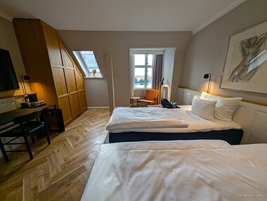 Our comfortable and convenient room in the Hotel Kong Arthur