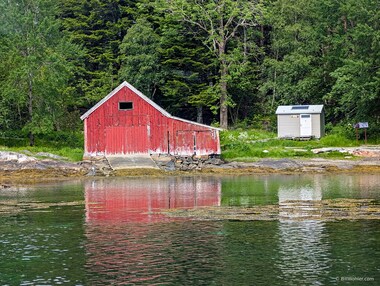 A charming boathouse along the fjord