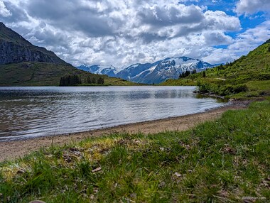 The nicely raked beach at the &Aring;ngelsvatnet where a few folks went in for a (very) quick swim.