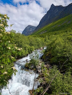 Upstream from the Stors&aelig;terfossen