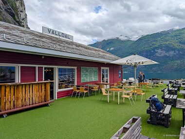 Toby and Larry outside the Khaya Barista Bar in Valldal